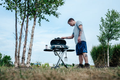 Gridiron Outdoor Tailgate 205 Dual Burner Portable Gas Grill foldable